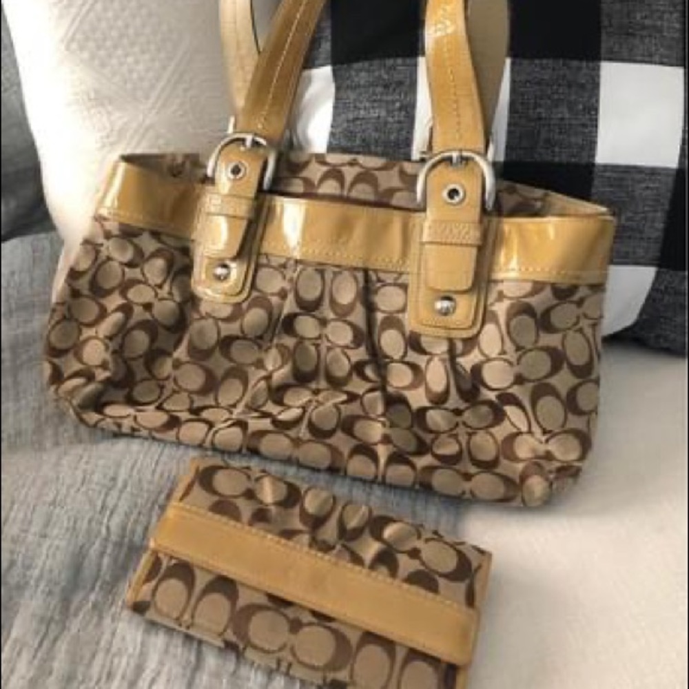 Coach beige, signature, soho, pleated, jacquard, bag/purse and matching wallet.
